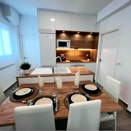 Maria Breeze Apartment *